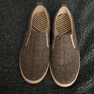 Taos Dandy slip on shoes. Size 8.5 US. Glen plaid pattern Very well made